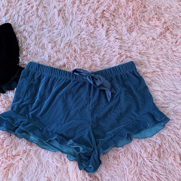 Bundle of 2 Victorias  Secret Velvet sleep shorts - Picture 2 of 3